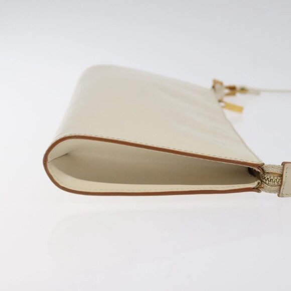 Salvatore Ferragamo Gancini Shoulder Bag Leather Ivory Gold Auth 122679 - Picture 6 of 16